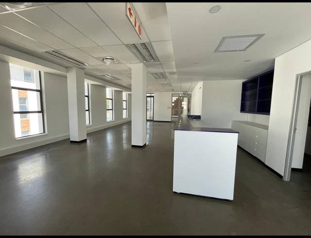 119.50M² OFFICE TO LET IN BRYANSTON